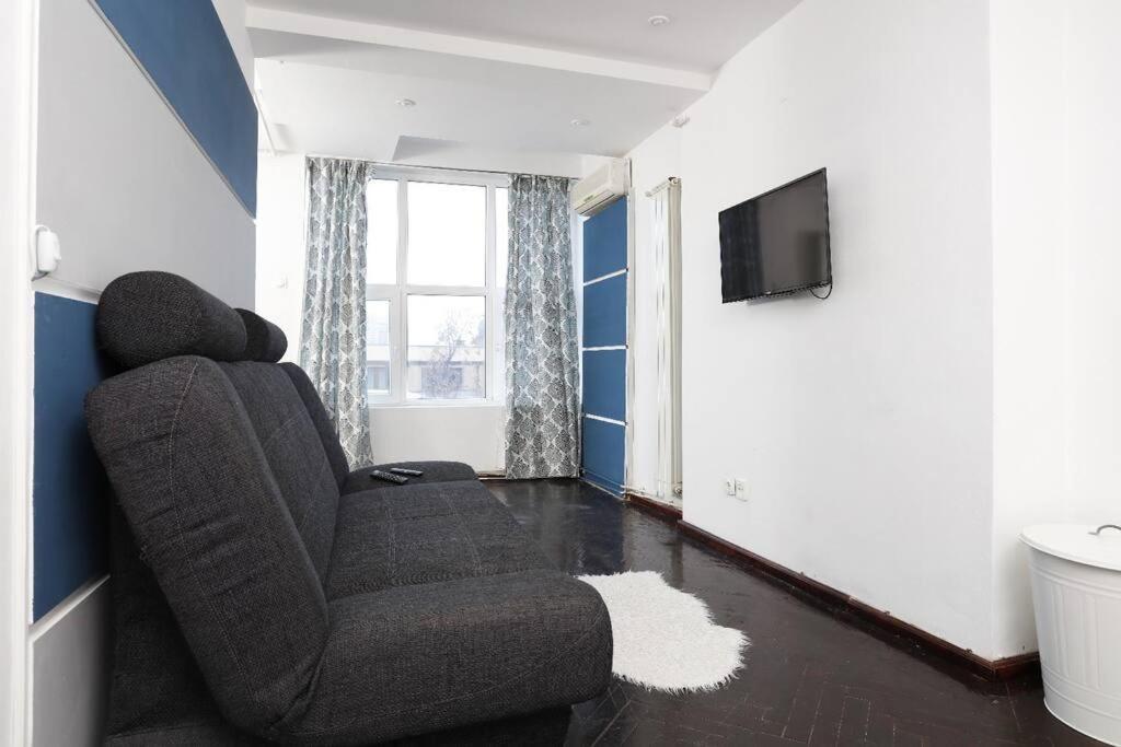 1 Bdrm Apartment In City Center Бухарест Экстерьер фото